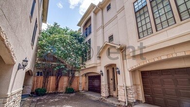 Building Photo - Unit