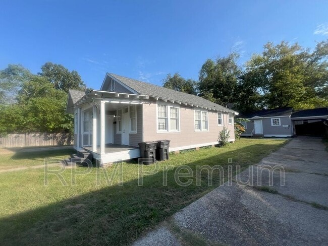 Photo - 2914 Convention St House