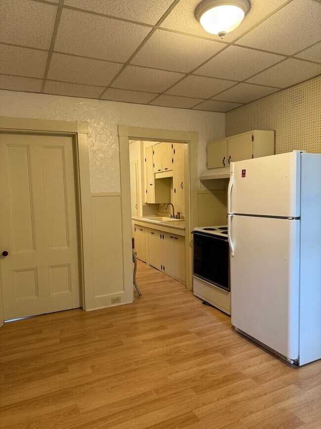 Foto del edificio - Westbrook-66 Stroudwater St. #1:  1 BR+off...