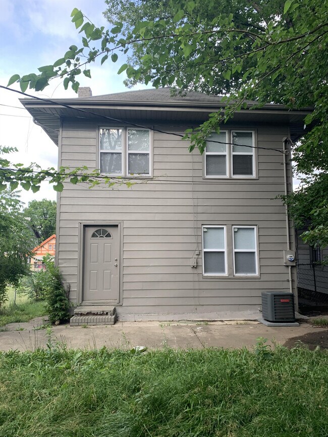 Building Photo - 3326 Bales Ave