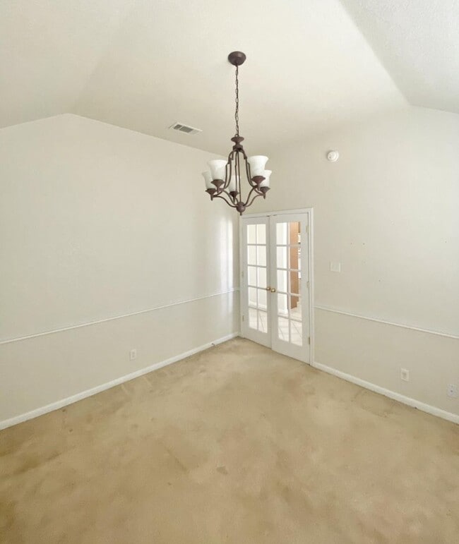 Foto del edificio - AVAILABLE SOON!