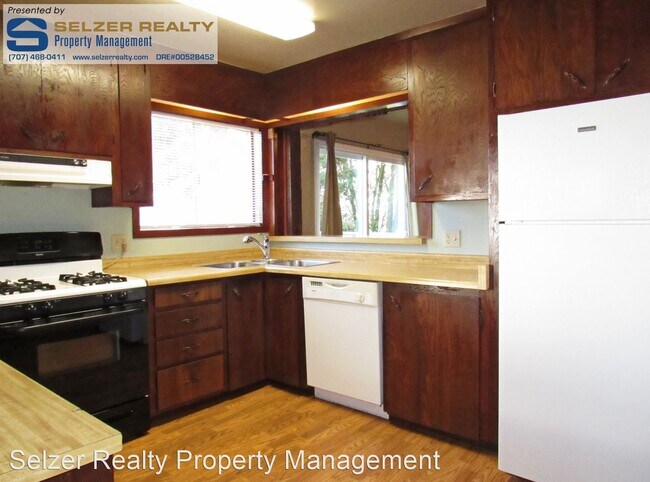 Building Photo - 3 br, 2 bath House - 5900 Central Ave.