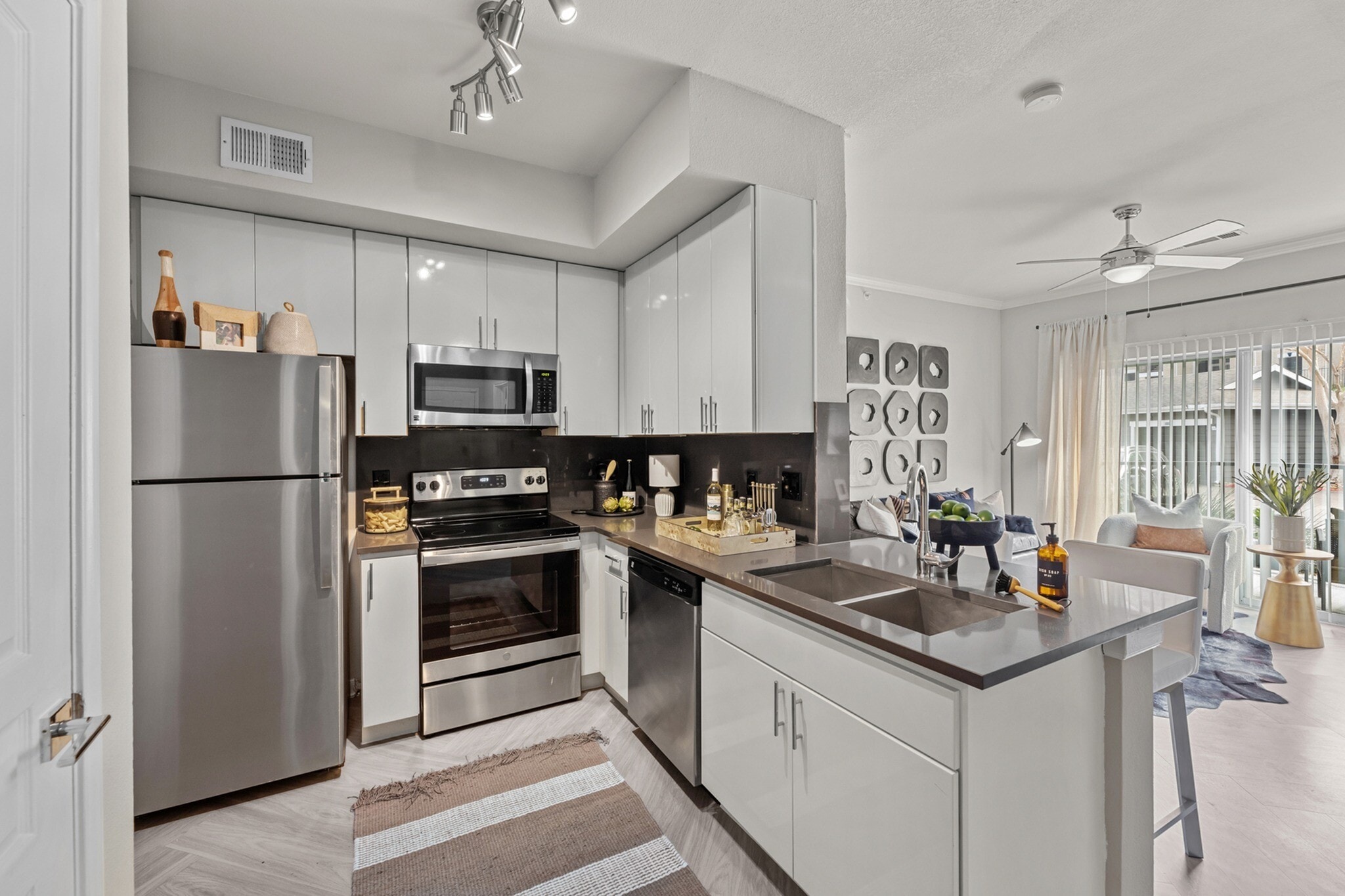 4900 E Oltorf St Austin Tx 78741