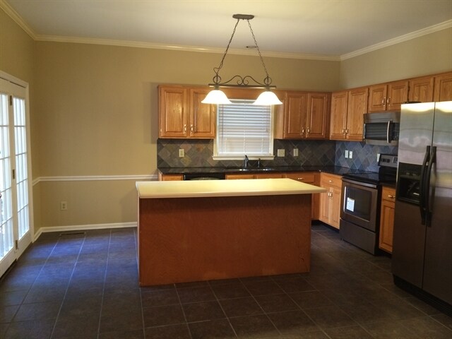 Building Photo - 1216 Buckingham Cir