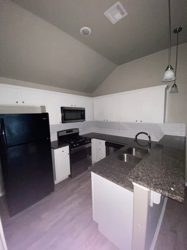 Building Photo - 8624 Hillridge Dr. Midwest City, OK 73141
