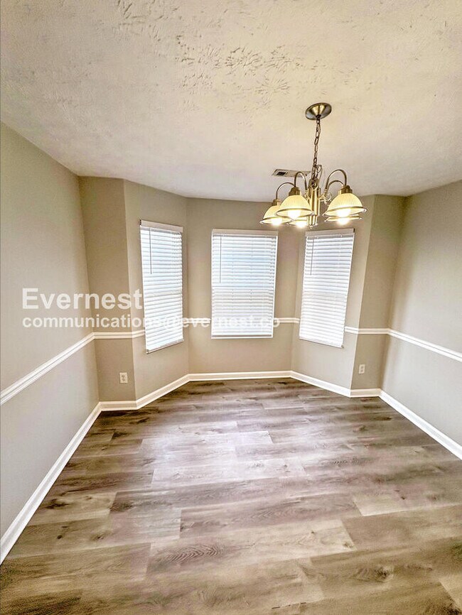 Building Photo - 55 Bramble Bush Trail