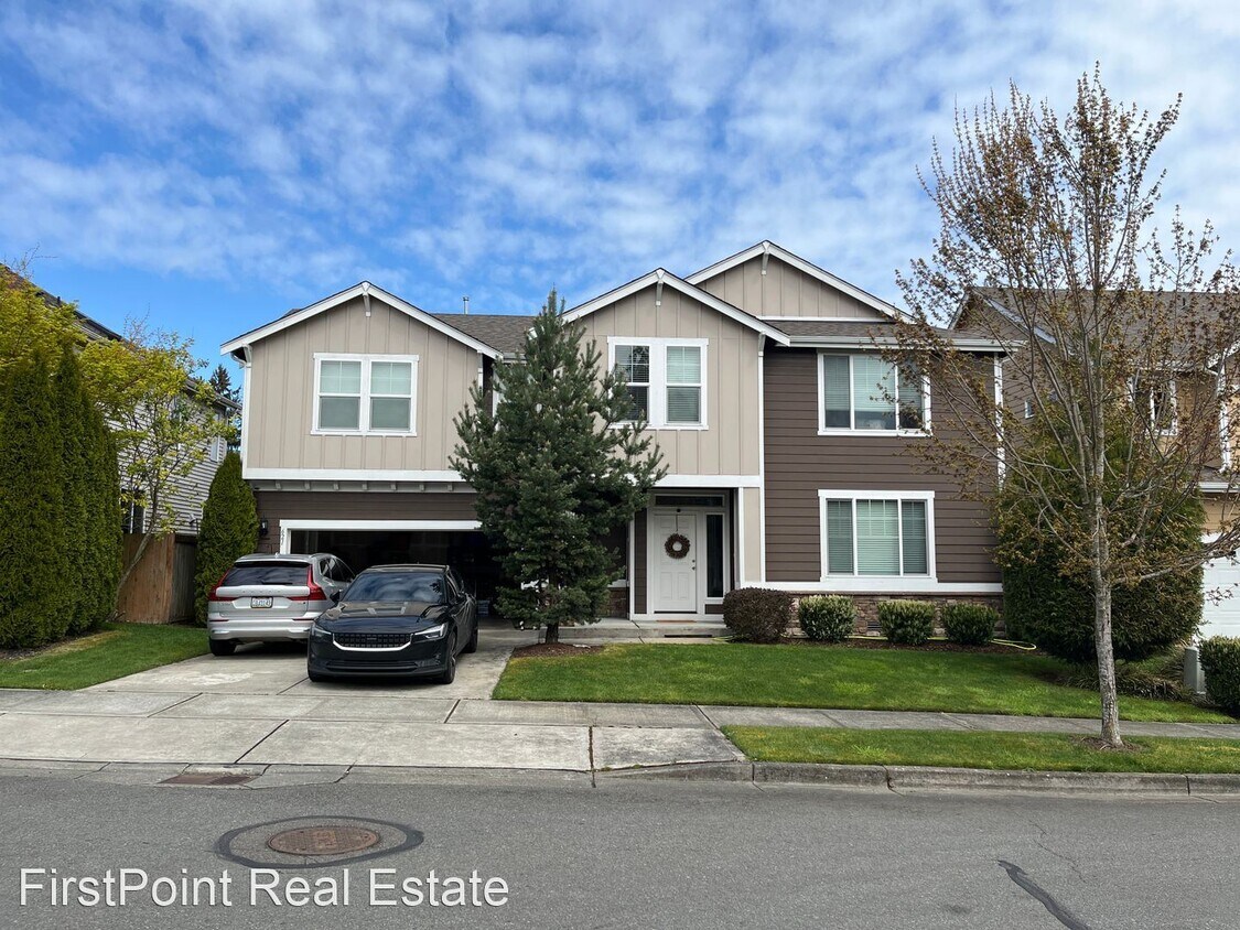Primary Photo - 4 br, 2.5 bath House - 621 24th Ave S.W.