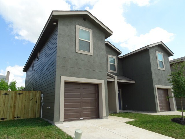 Foto del edificio - 7042 Lakeview Dr.