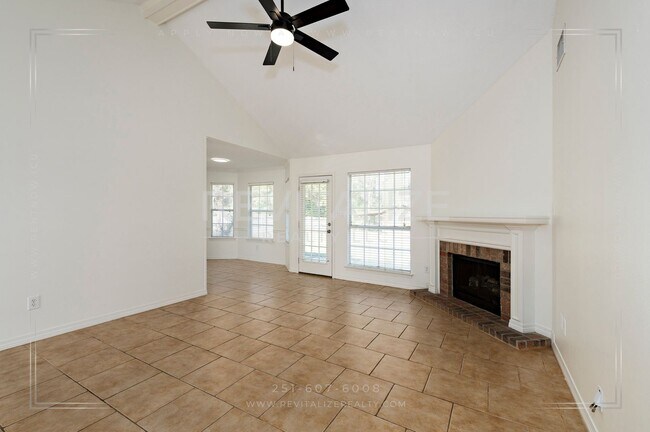 Building Photo - Charming 3-Bed 2-Bath Brick Home in West Mobile