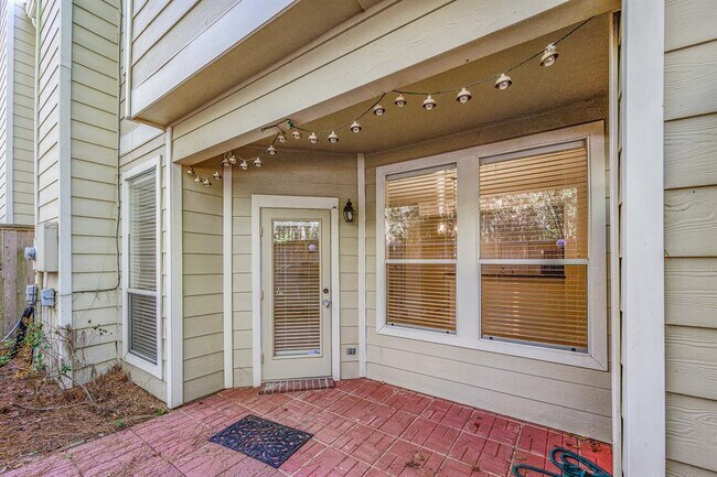 Building Photo - 158 N Magnolia Pond Pl