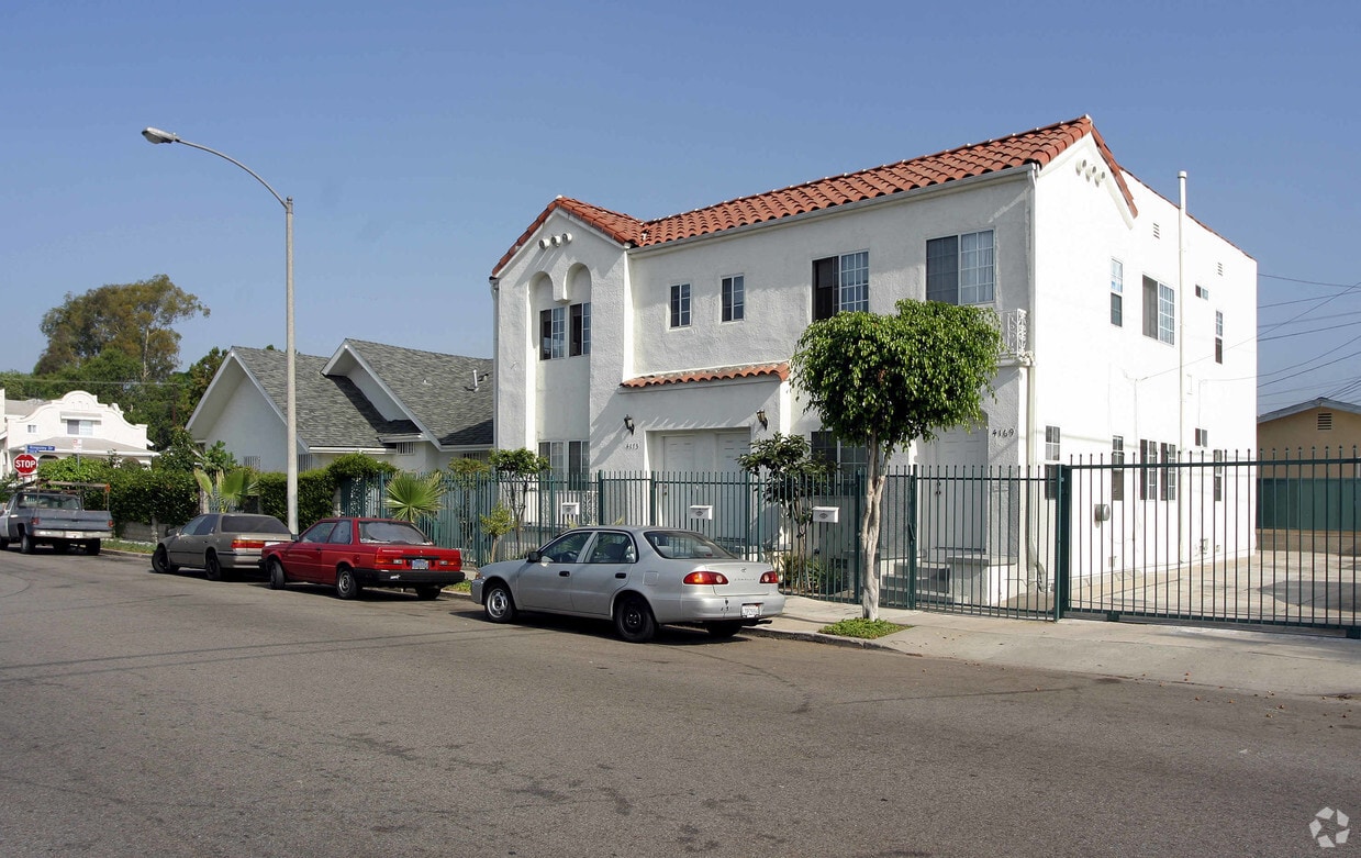 Primary Photo - 102 N Kingsley Dr