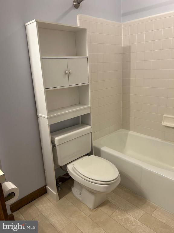Building Photo - 23243 Rosewood Ct