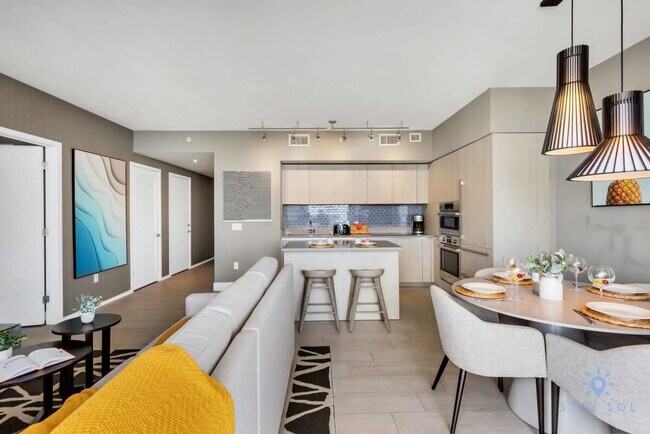 Building Photo - 4010 S Ocean Dr