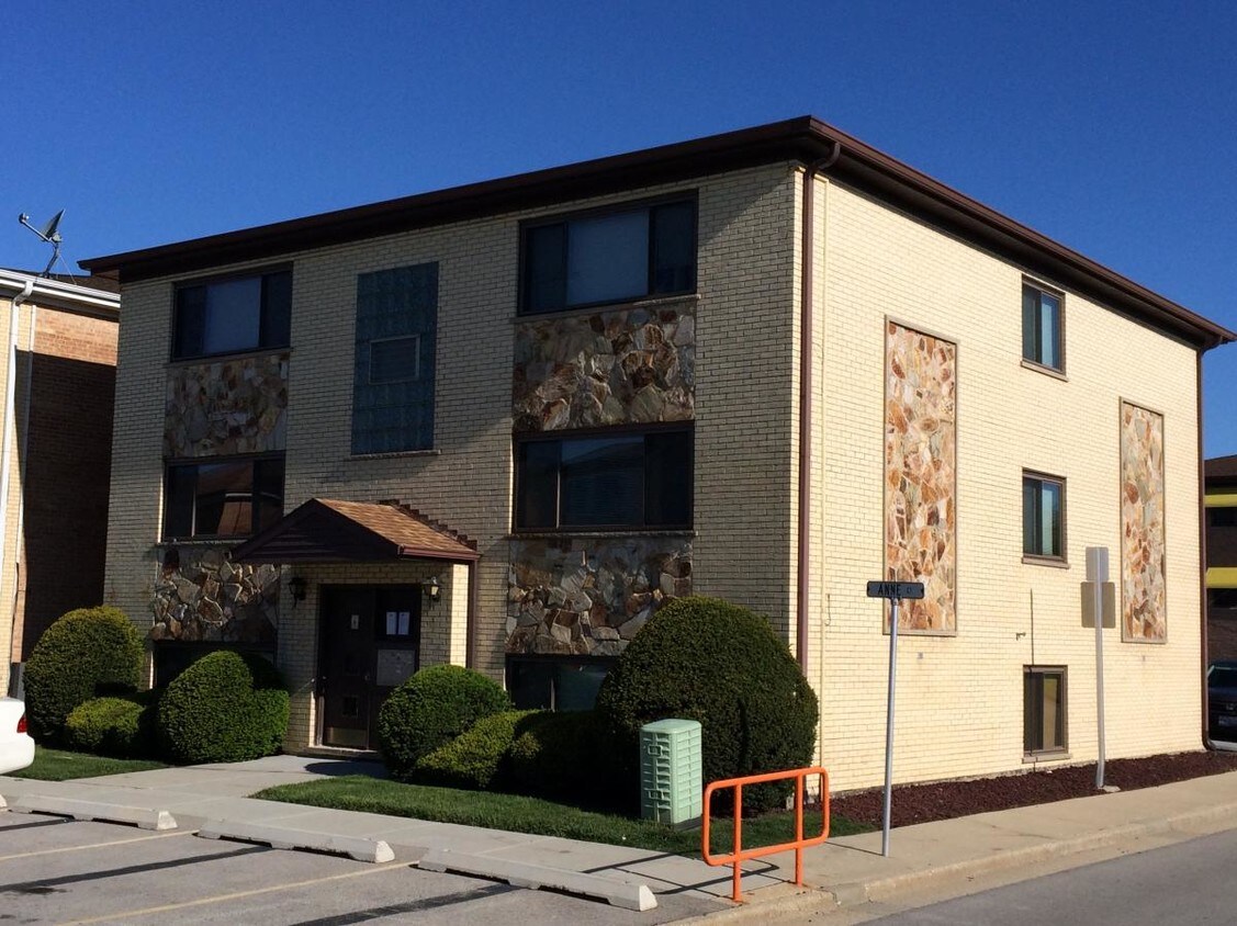 10450 Ann Ct, Rosemont, IL 60018 Apartments in Rosemont, IL