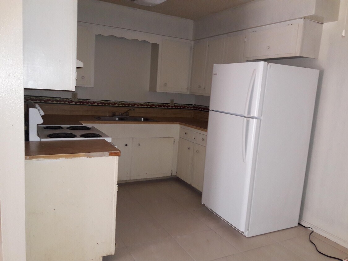 Primary Photo - 506 N McColl Rd