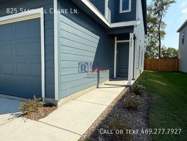 Foto del edificio - 825 Sandhill Crane Ln