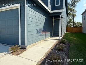 Building Photo - 825 Sandhill Crane Ln