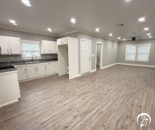 Foto del edificio - 207 Coleman Ave