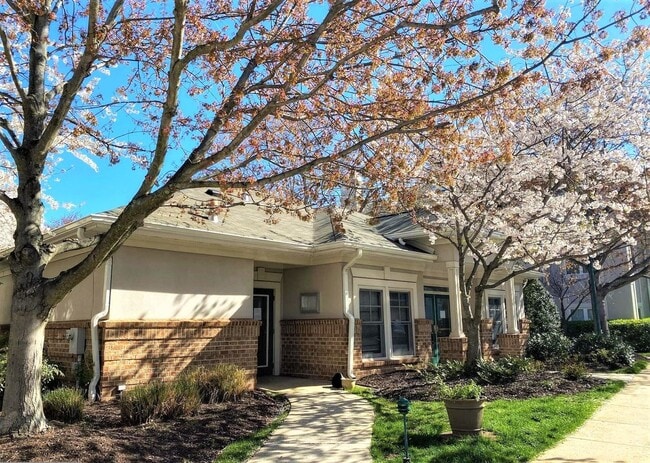 Photo - Beautiful 2 Bed 2 Bath Condo In Popular Oak Park Community - Water Included!