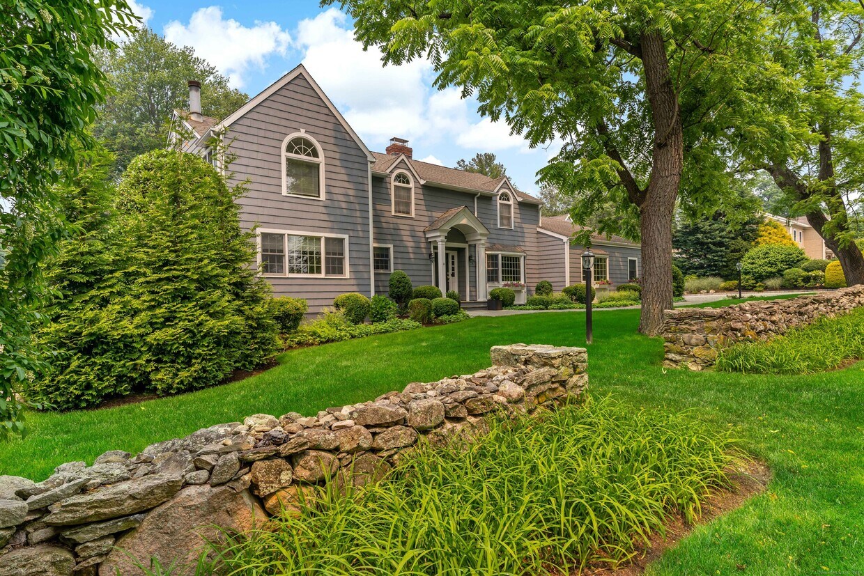 Primary Photo - 25 Wallacks Dr
