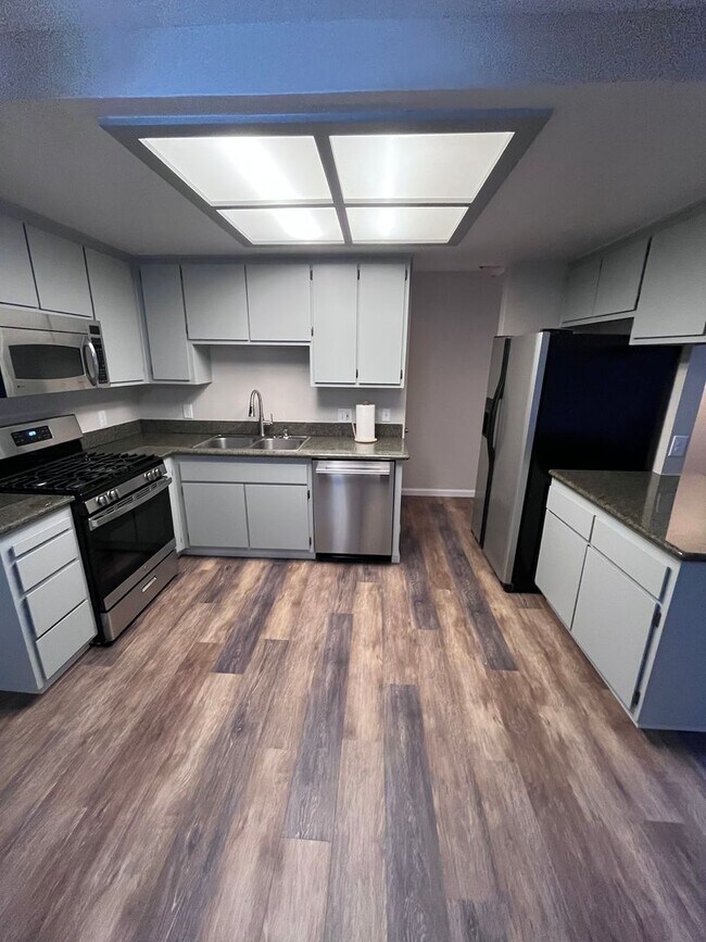 Foto del edificio - 3479 Laird St
