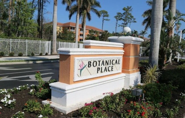 Building Photo - ** 2 BEDROOM PLUS A DEN - 2 BATH SEASONAL ...