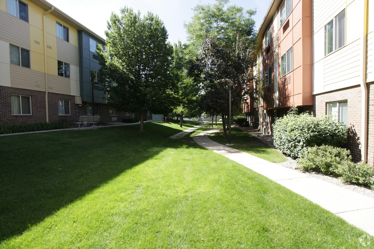 Building Photo - Westminster Commons