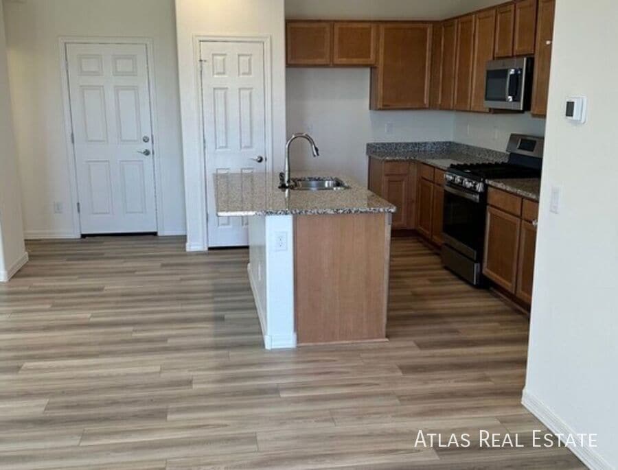 Building Photo - 4228 S 58th Ave