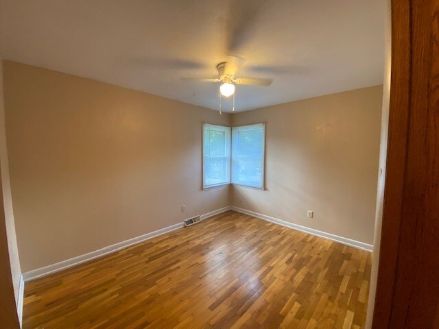 Building Photo - 1208 Apache Ave