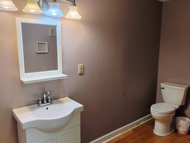 Building Photo - 6410 Normandy Dr