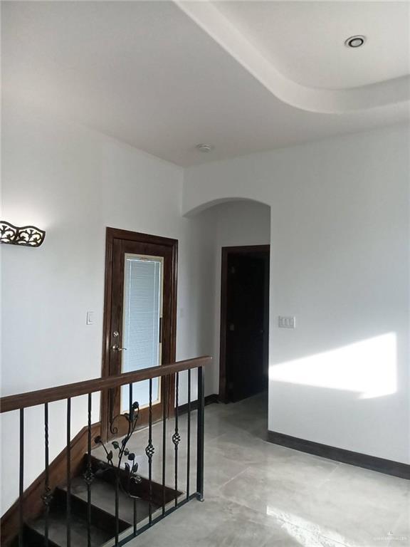 Building Photo - 5 Alameda Dr