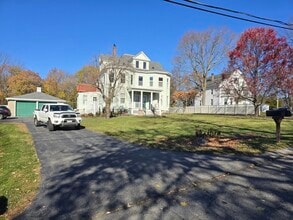 Building Photo - 5 Infield Ave
