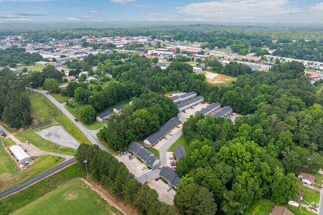 Vista del complejo - Brookwood Townhomes