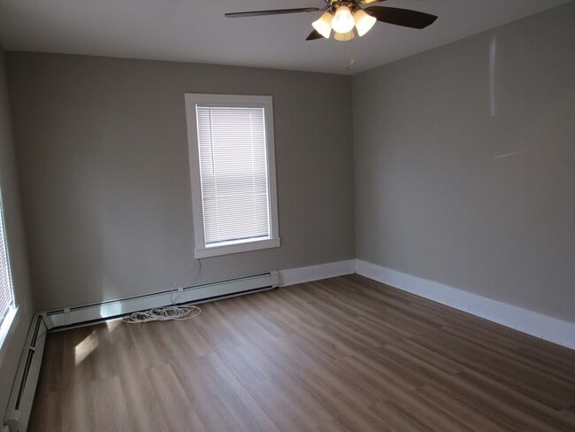 Building Photo - 15 Robillard St
