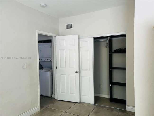 Building Photo - 1536 Polk St