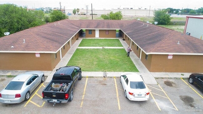 Building Photo - 301 Elida St