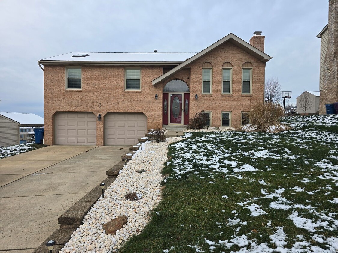 Primary Photo - Beautiful Split Entry - 3 Bedroom 2.5 Bathroom in Rustic Ridge Estates