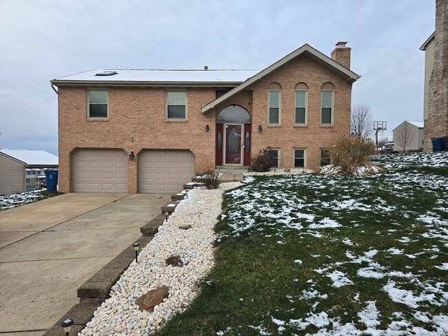 Beautiful Split Entry - 3 Bedroom 2.5 Bathroom in Rustic Ridge Estates - Beautiful Split Entry - 3 Bedroom 2.5 Bathroom in Rustic Ridge Estates House