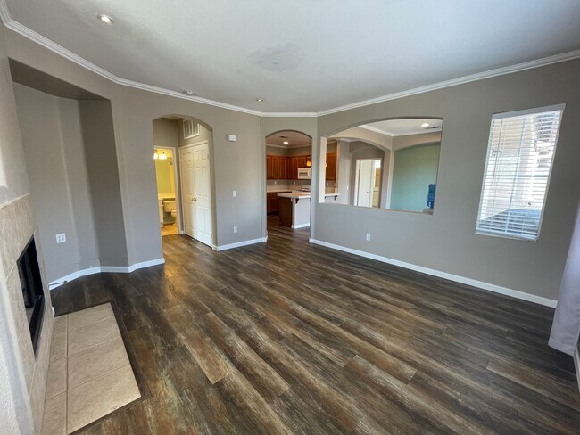 Building Photo - Charming Condo in Oceanside