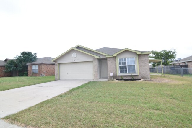 Foto del edificio - 3307 Driftwood Dr