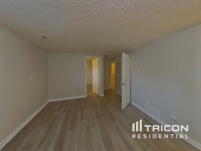 Foto del edificio - 5014 Bradley Cir