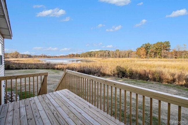 Foto del edificio - 10288 Buckhorn Lake Rd