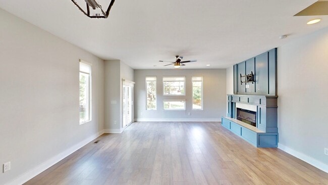 Photo - 208 Walnut Ave Townhome