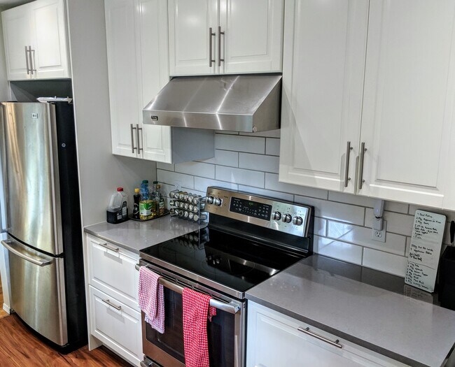 Renovated kitchen - 12009 ne 83rd st