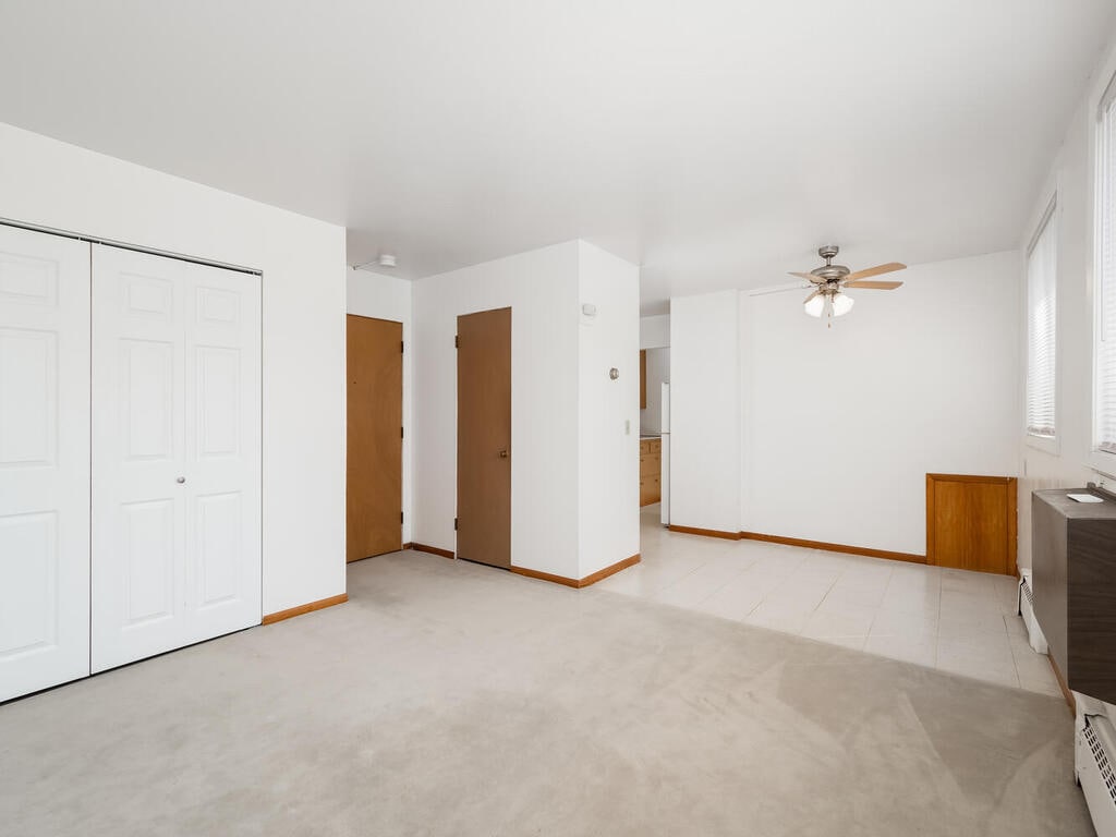 Ceiling fan - 4965 3rd St NE