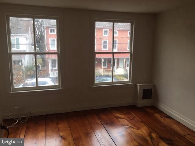 Building Photo - 127 E Oakland Ave