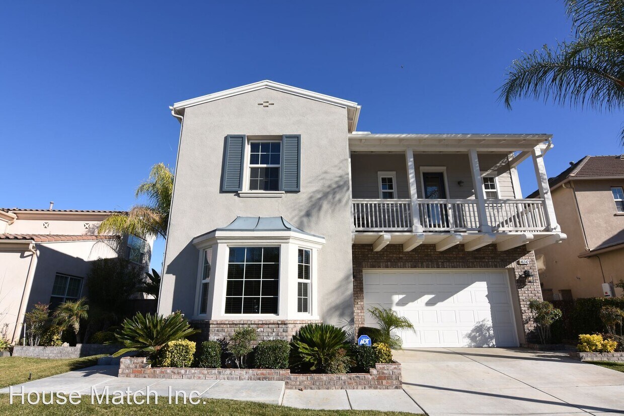 Primary Photo - 4 br, 3 bath House - 46342 Lone Pine Dr