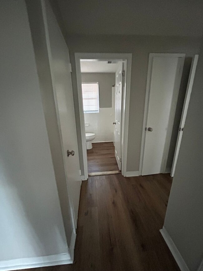 Foto del edificio - 1926 Skylane Dr