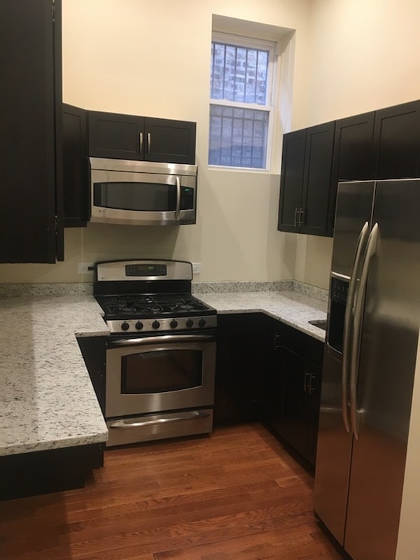 Building Photo - 2621 W 71st St