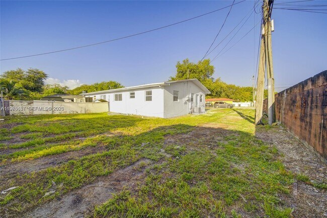 Building Photo - 10203 NW 12th Ave
